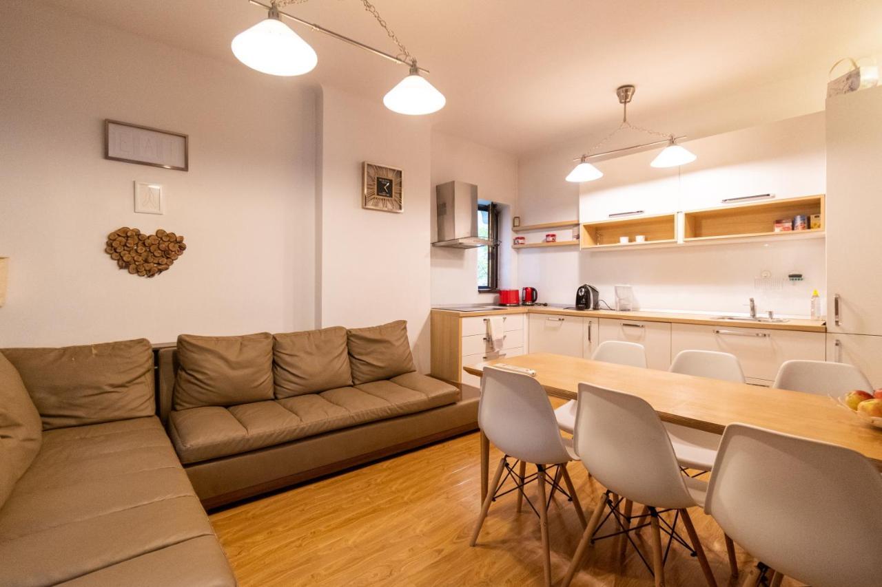 Ardor Apt - Bright And Secluded Apartment In The Heart Of Old Town Брашов Экстерьер фото