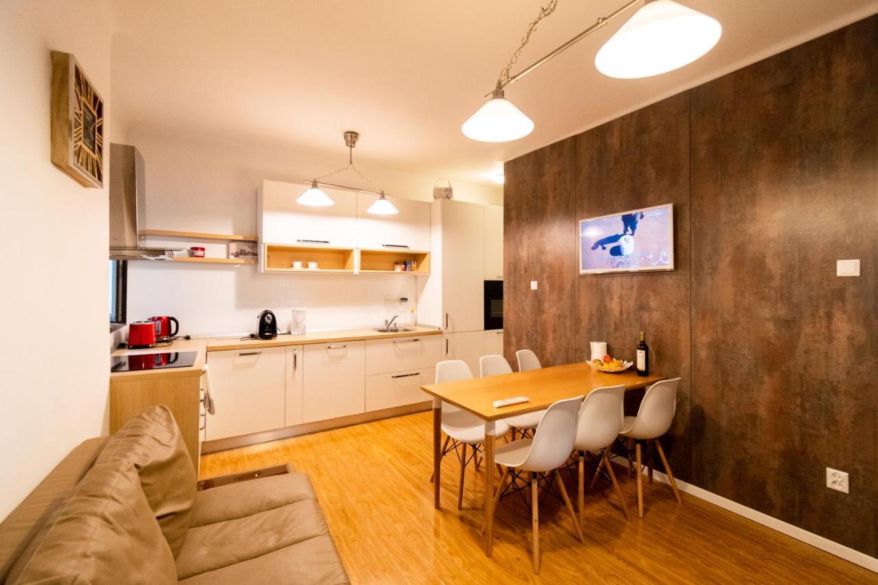 Ardor Apt - Bright And Secluded Apartment In The Heart Of Old Town Брашов Экстерьер фото